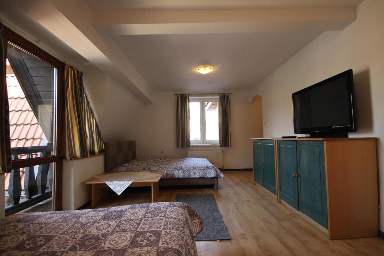 Pokoje Goscinne Lidia Łeba Kamer foto